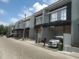 Rumah Mewah Dekat Toll Becak Kayu  Jatiwaringin