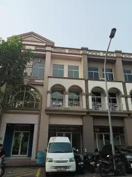 Ruko rapih siap pakai, Bangunan 2,5Lantai di Grand Galaxy bekasi