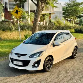 Mazda 2 Type R tertinggi Putih No Minus