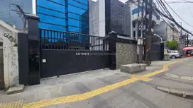 Gedung Perkantoran 5 Lantai di Jl Johar Menteng