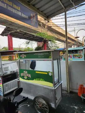 MOHON BACA DESKRIPSI! Penjaga tenant es pisang ijo