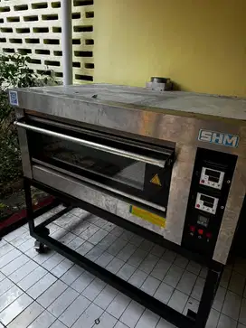 Oven 1 deck SHM include Kaki dengan Roda
