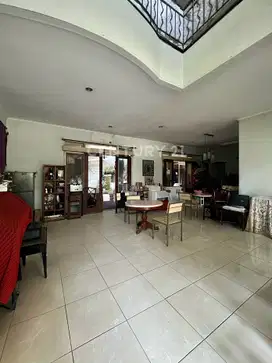 Rumah Hoek 2½ Lantai Dalam Komplek Nyaman Di Pulomas S8819