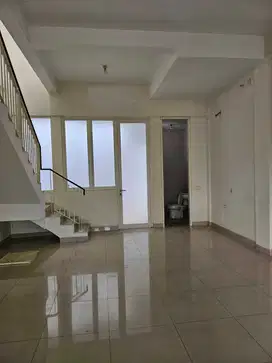 Disewakan Ruko Bizhome 2Lantai Di Pakuwon City Kalisari Timur Surabaya
