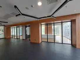 Sewa Kantor Sdh Ada Partisi Luas 270 m2 di Jagat Building Tomang