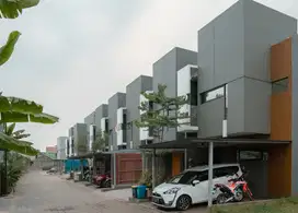 Townhouse Bambu Apus Jakarta Timur, Samping Pintu Tol, Dp Suka2