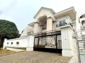Rumah Mewah 1200m 4+1 Semi Furnish Pinggir Jalan Pluit Putra Raya