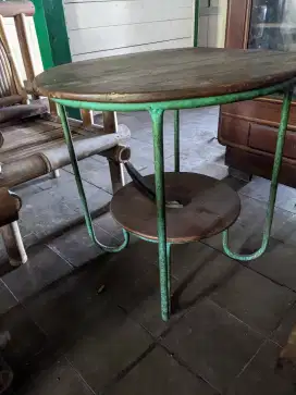 meja pipa antik mentokan