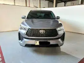 Toyota Innova Zenix V 2.0nAT ( Matic ) 2023 silver Low km baru 31rban