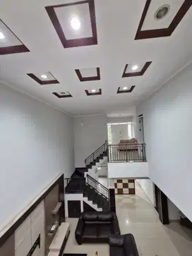 Jual Rumah 2 Lantai Semi Furnish di Batununggal Mulia