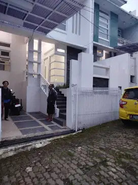 DIJUAL RUMAH CANTIK BERSIH TERAWAT CIWARUGA