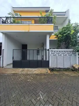 Rumah sudah renovasi, Minimalis modern, 2 LT, di Perum Cipondoh Makmur