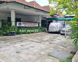 Dijual Rumah Strategis Menteng, Jl. Taman Amir Hamzah
