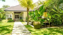 Luxury Freehold Villa in Munggu Bali With Pool & Rice field view