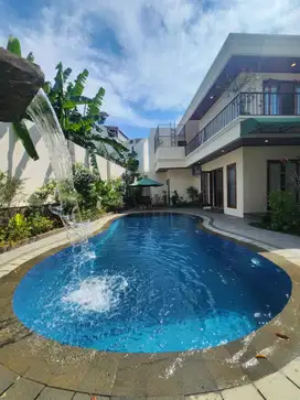 Eklusive rumah mewah di pejaten strategis dekat mal