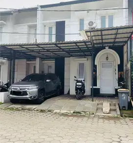 Rumah di Cinere Depok Lama Dalam Komplek Keamanan One Gate Sistem