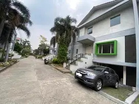 Beautiful House In Huge Compound 300 Meter To Mrt Station Fatmawati