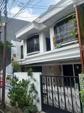 Dijual Rumah+kos-kosan murah di pusat kota cocok untuk investasi