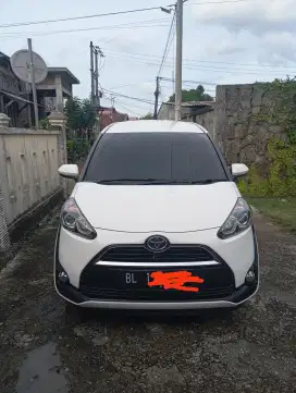 Toyota Sienta V matic pemakaian 2017
