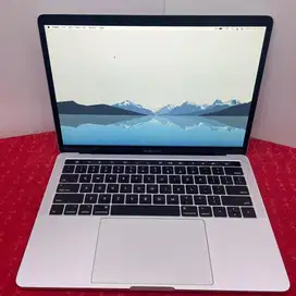 Macbook Pro 13 inch,2016 CTO Four Thunderbolt 3 Ports