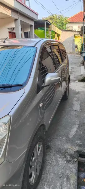 Nissan Grand livina 2011 Bensin