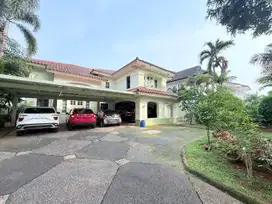 Jual Rumah Modern Klasik Private Pool, Boulevard Palem Raya Karawaci