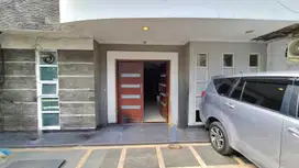 Rumah 2lt 8x17 136m type 6KT Kelapa Gading Jakarta Utara