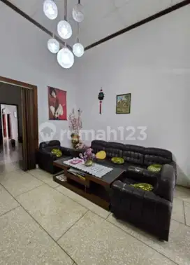 Rumah terawat untuk hunian & kantor di sayap riau bandung