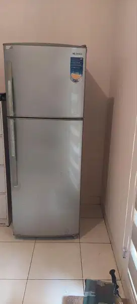 Kulkas dingin dan murah