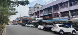 Ruko 3 Lantai Bumi Indah Hadap Jalan Besar Full Furnished Daerah Nagoy