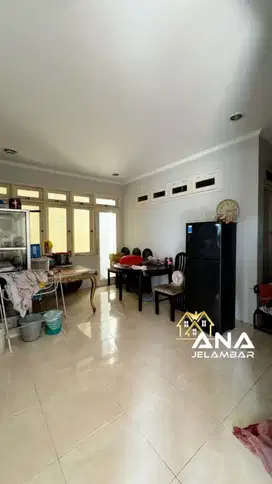 ANA RUMAH HOEK UK 11X20M DI JELAMBAR ra