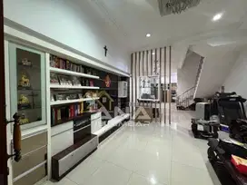 ANA RUMAH SEMI FURNISHED UK 5X20M DI JELAMBAR