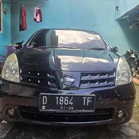 Di jual grand livina xv matic th 2010