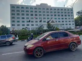 Di jual aja mobil kesayangan , hemat BBM,ban baru ,ss lkp  ,model sp