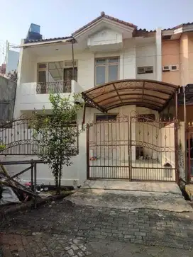 Rumah Rapi Bersih Baru Selesai Renov di Taman Sunter Agung 2 Jak Ut