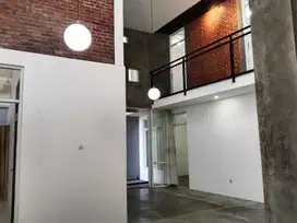 Disewakan Rumah dipusat kota cocok untuk kantor maupun tempat tinggal
