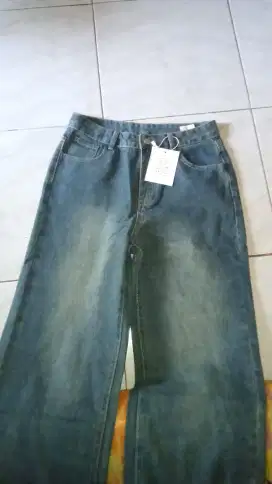Lulu Jeans size XL NEW