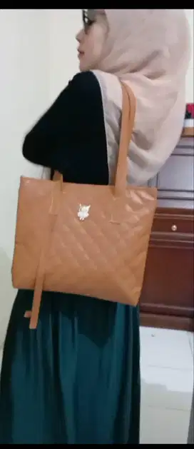 Tas bahu wanita cantik
