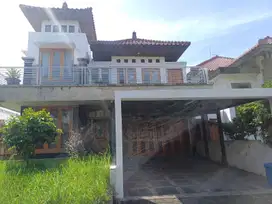 Rumah 2 lantai di perum teras ayung gatot subroto timur denpasar