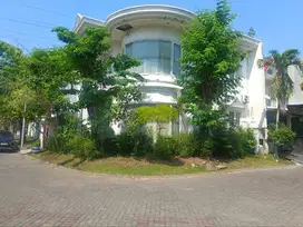 Rumah Mewah Dan Bagus Strategis Villa Valensia Surabaya