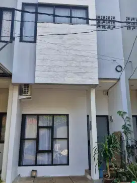 Disewakan rumah 2 lantai Full Furnished [1tahun]