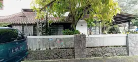 Jual Rumah di jalan Cikutra Baru dekat Pusat Kota Bandung, harga 3,8 M