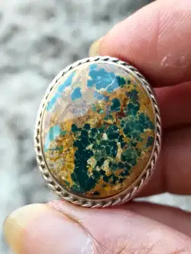 Cincin pirus Persia urat emas