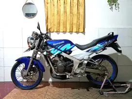 Ninja R tahun 2004 super kips/tt boleh gan cash lebih bagus