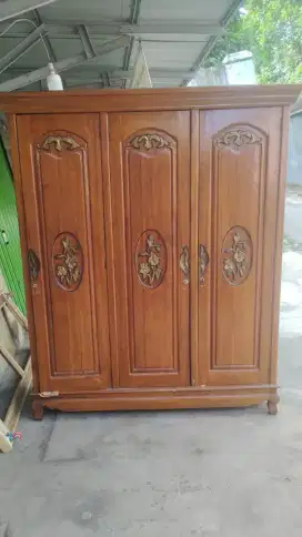 Lemari pakaian mawar 3 pintu kayu jati asli