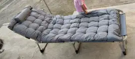 Kursi lipat kasur lansia
