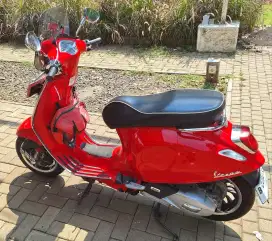 Jual cepat Vespa sprint IGET 150 ABS thn 2019 warna merah