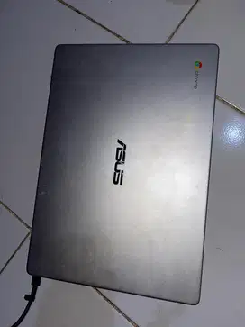Di jual laptop asus dalam kondisi nyala mati layar