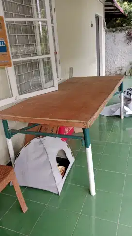 Meja serba guna
