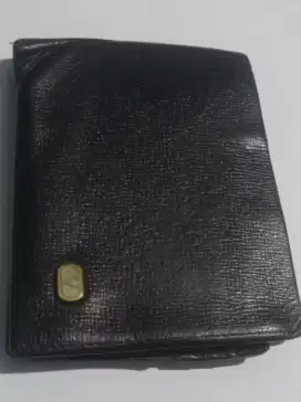 Dompet merek : Valentino